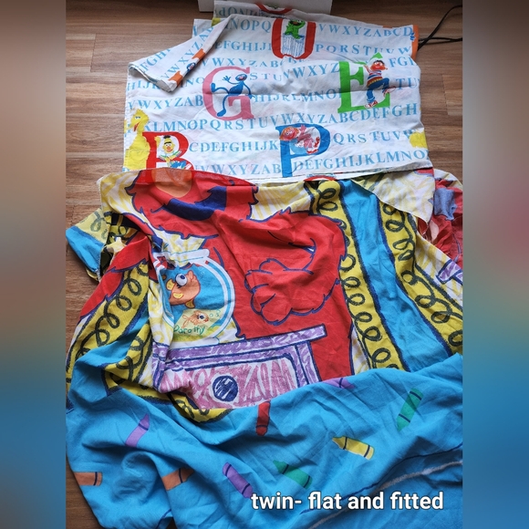 Sesame street sheets twin fitted and flat - Picture 1 of 2